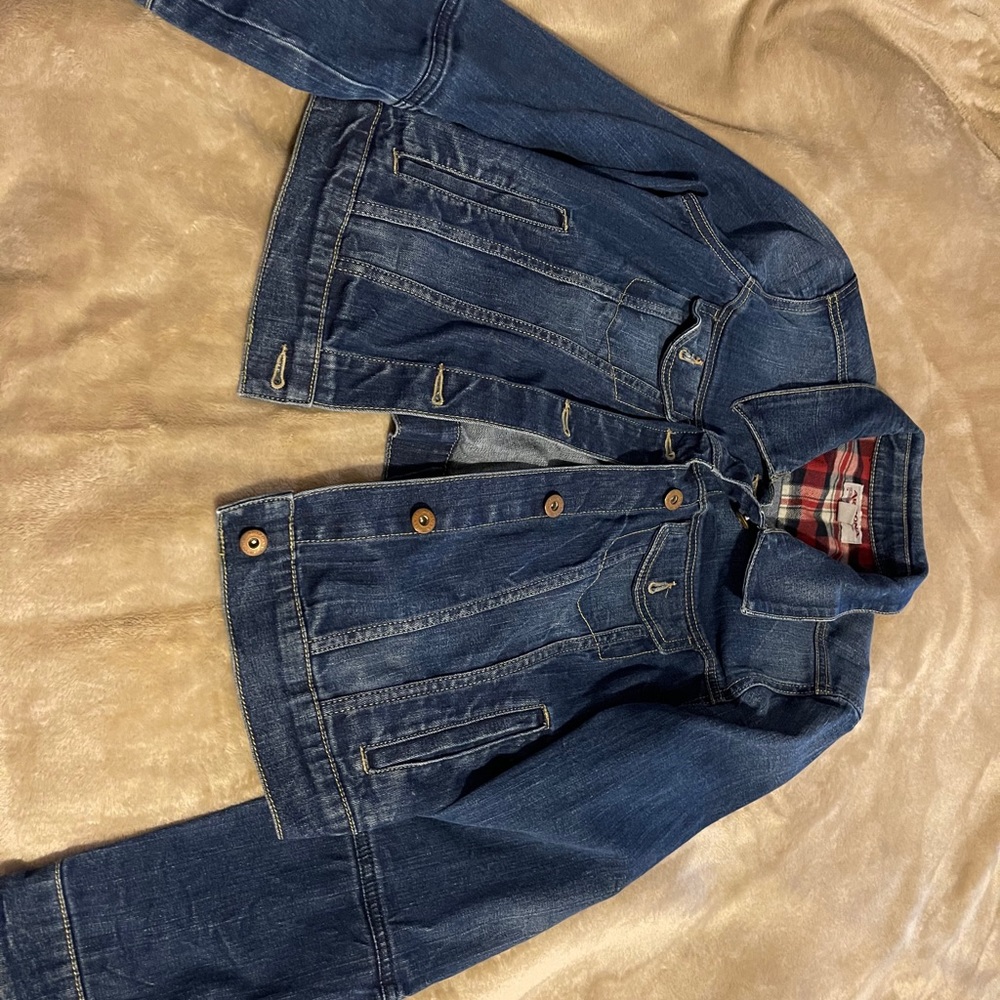 Arizona Large Jean Jacket! GREAT CONDITION.